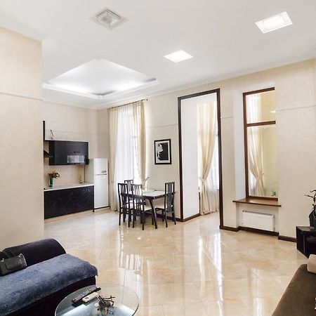 Downtown Prestige Apartment Odessa Dış mekan fotoğraf