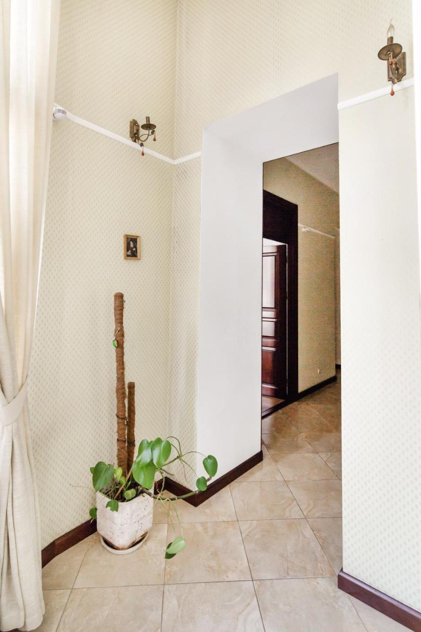 Downtown Prestige Apartment Odessa Dış mekan fotoğraf