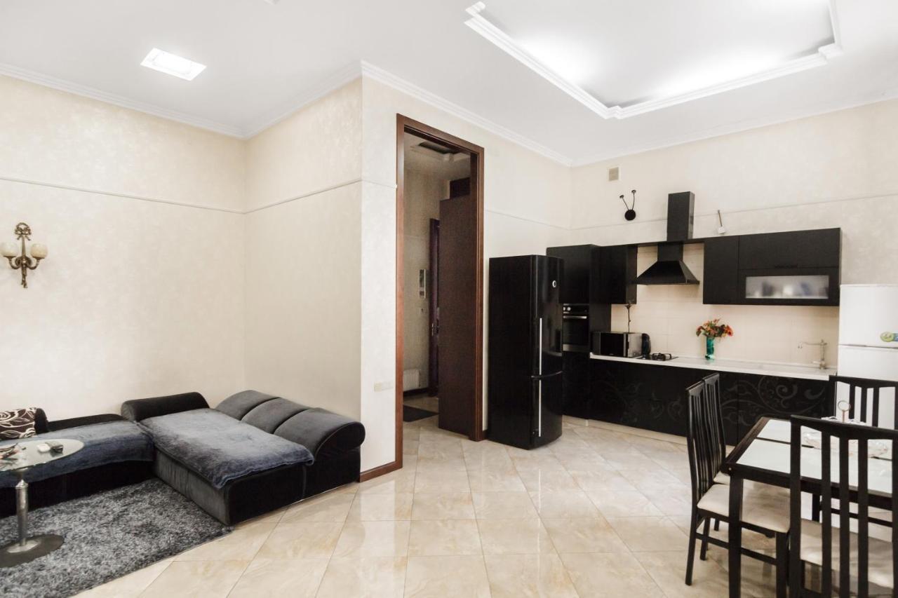 Downtown Prestige Apartment Odessa Dış mekan fotoğraf