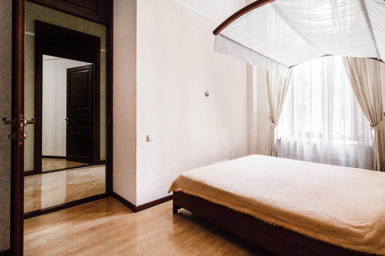 Downtown Prestige Apartment Odessa Dış mekan fotoğraf